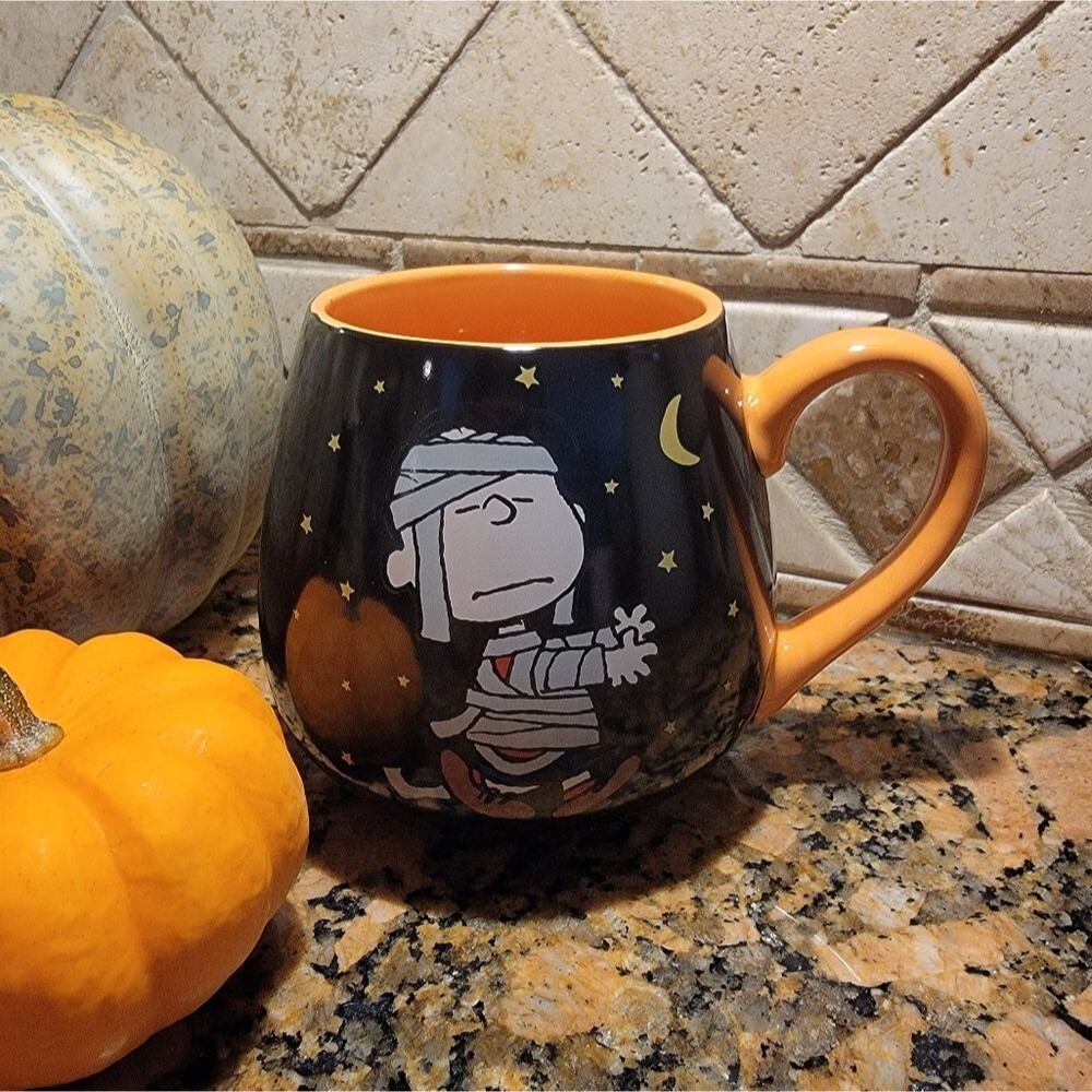 Peanuts Halloween 2021 Coffee Mug Charlie Brown Costume  black orange cup * - Picture 4 of 7